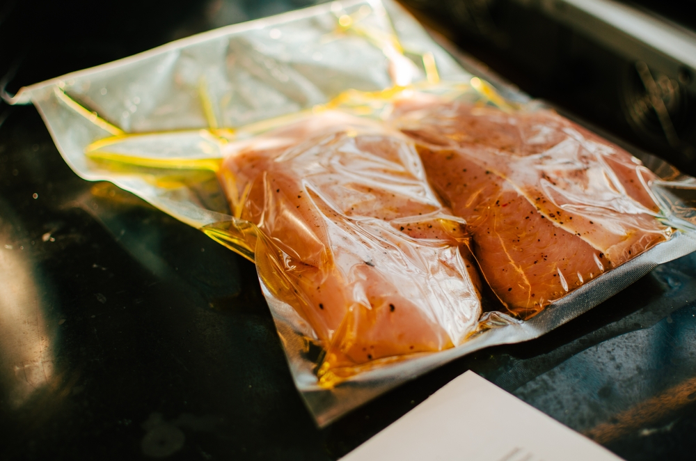 Kawałki łososia zapakowane w woreczek sous vide - gralapack.com/pl